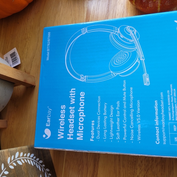 Earbay Wireless Headset - Picture 3 of 6